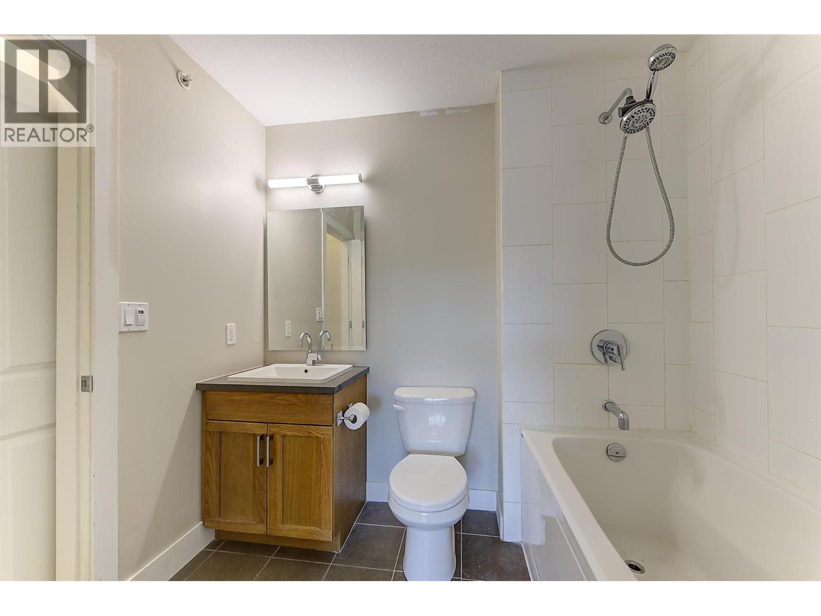 #512 3205 Skyview Lane - 24