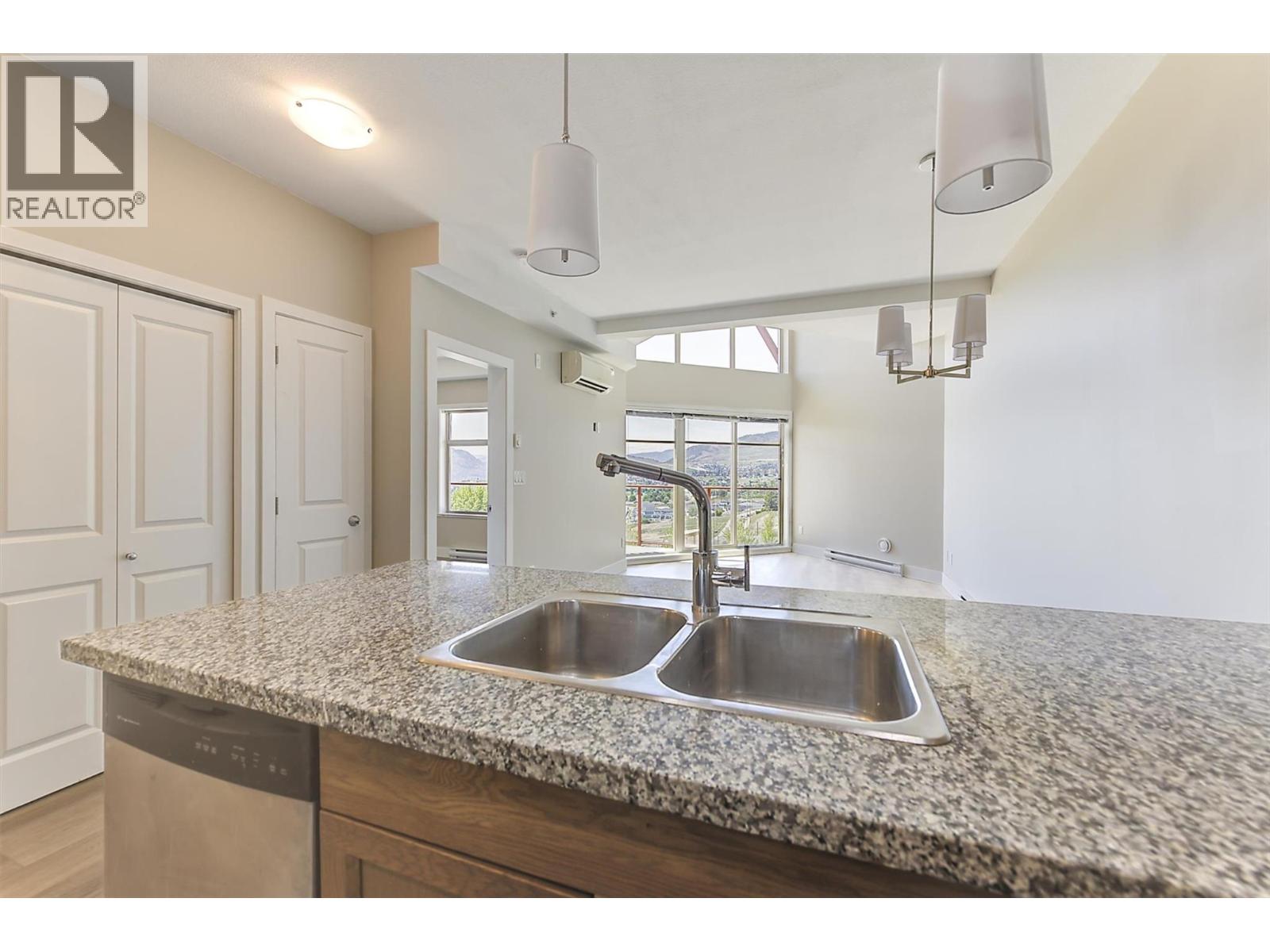 #512 3205 Skyview Lane - 18