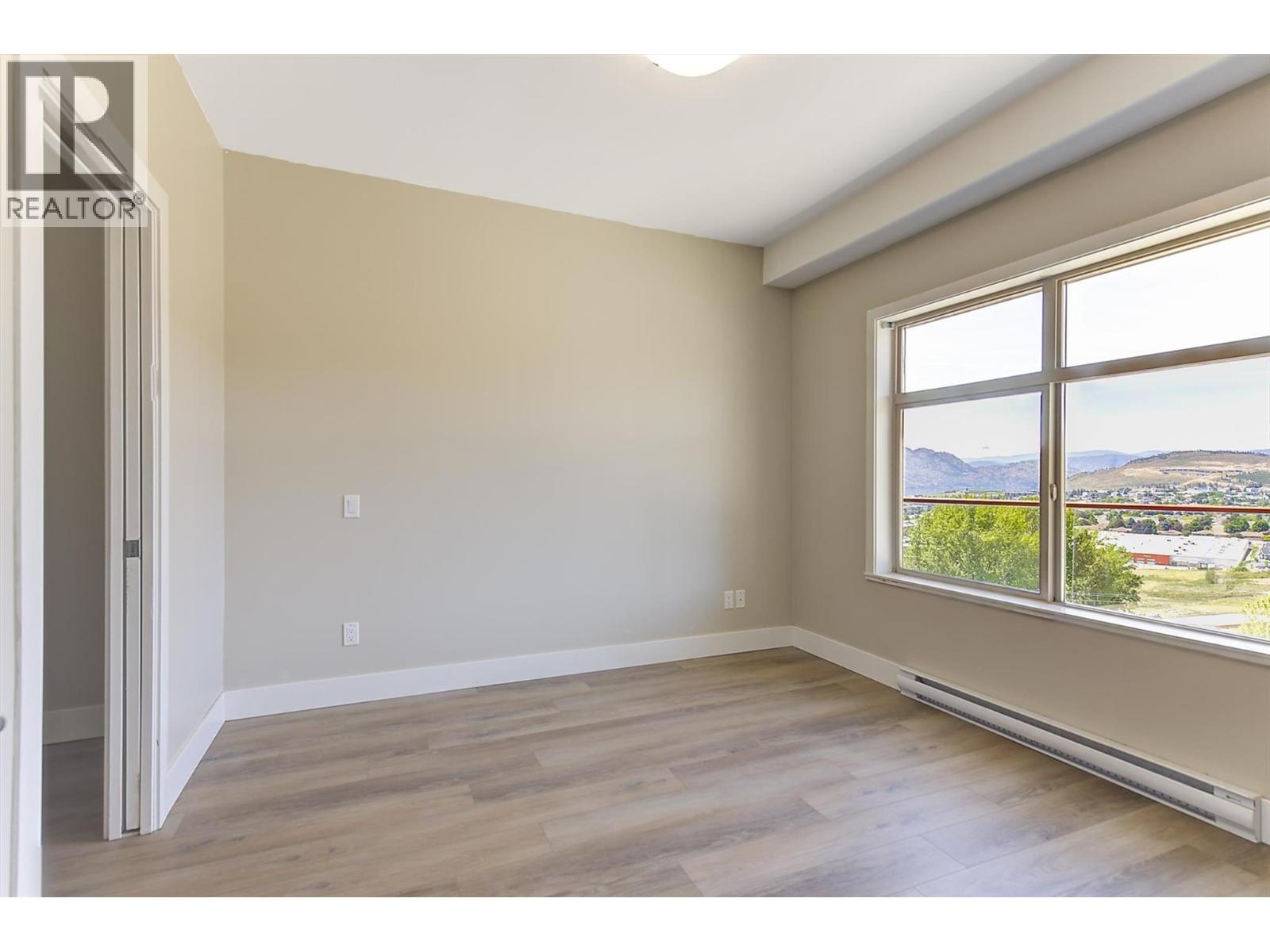 #512 3205 Skyview Lane - 20