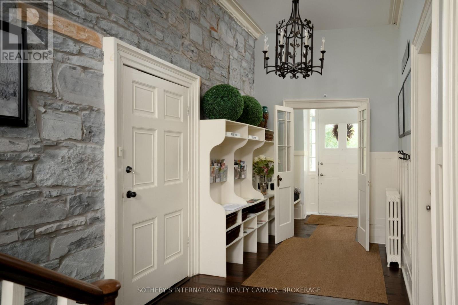 8 STARR PLACE - Image 4