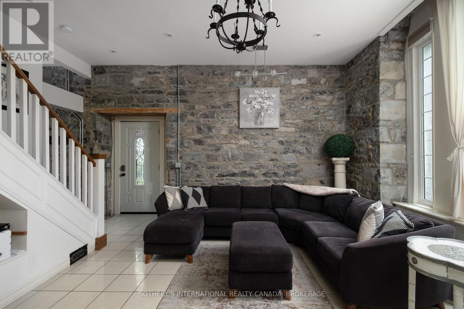8 STARR PLACE - Image 40