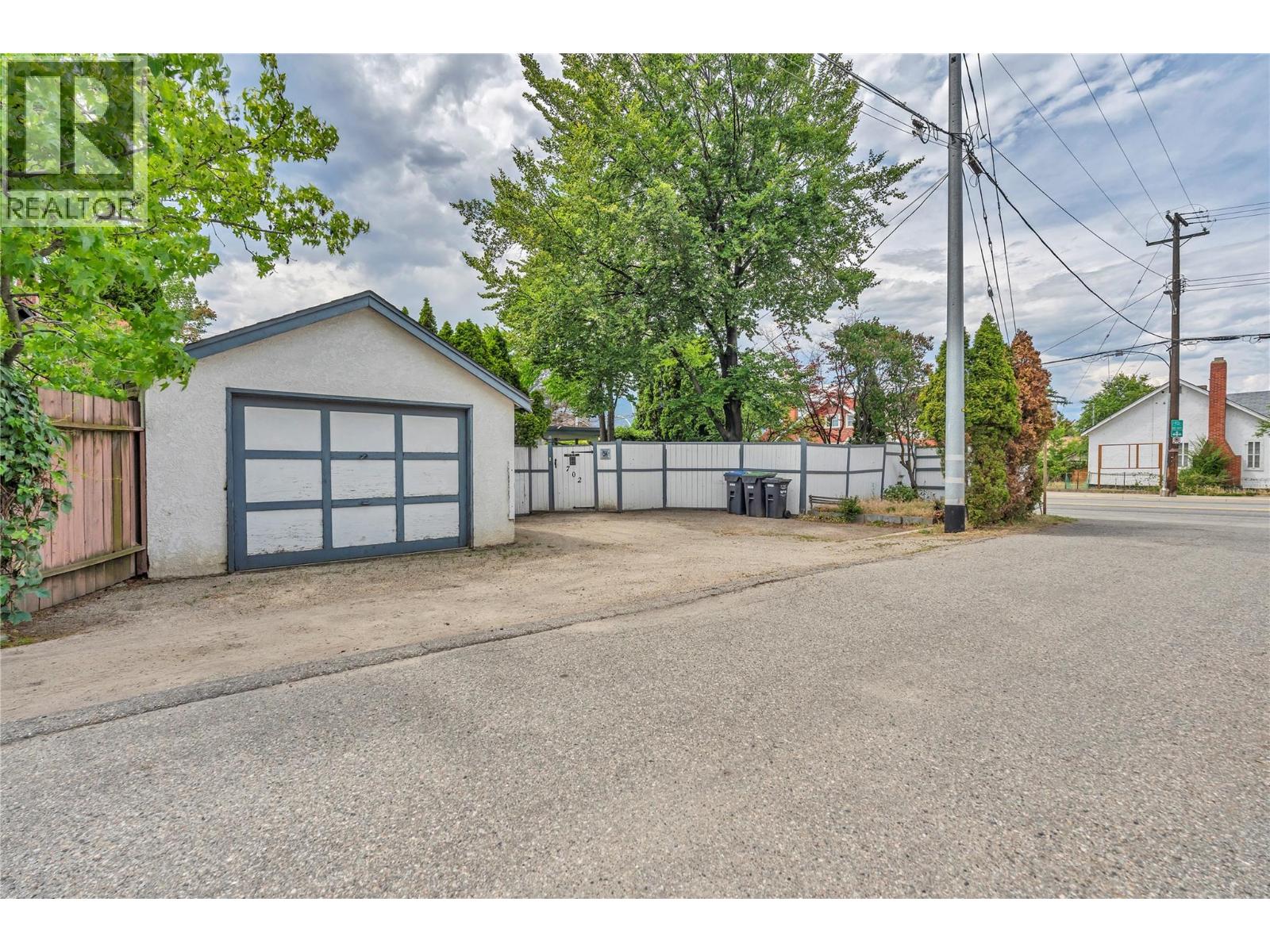 702 Winnipeg Street - 38