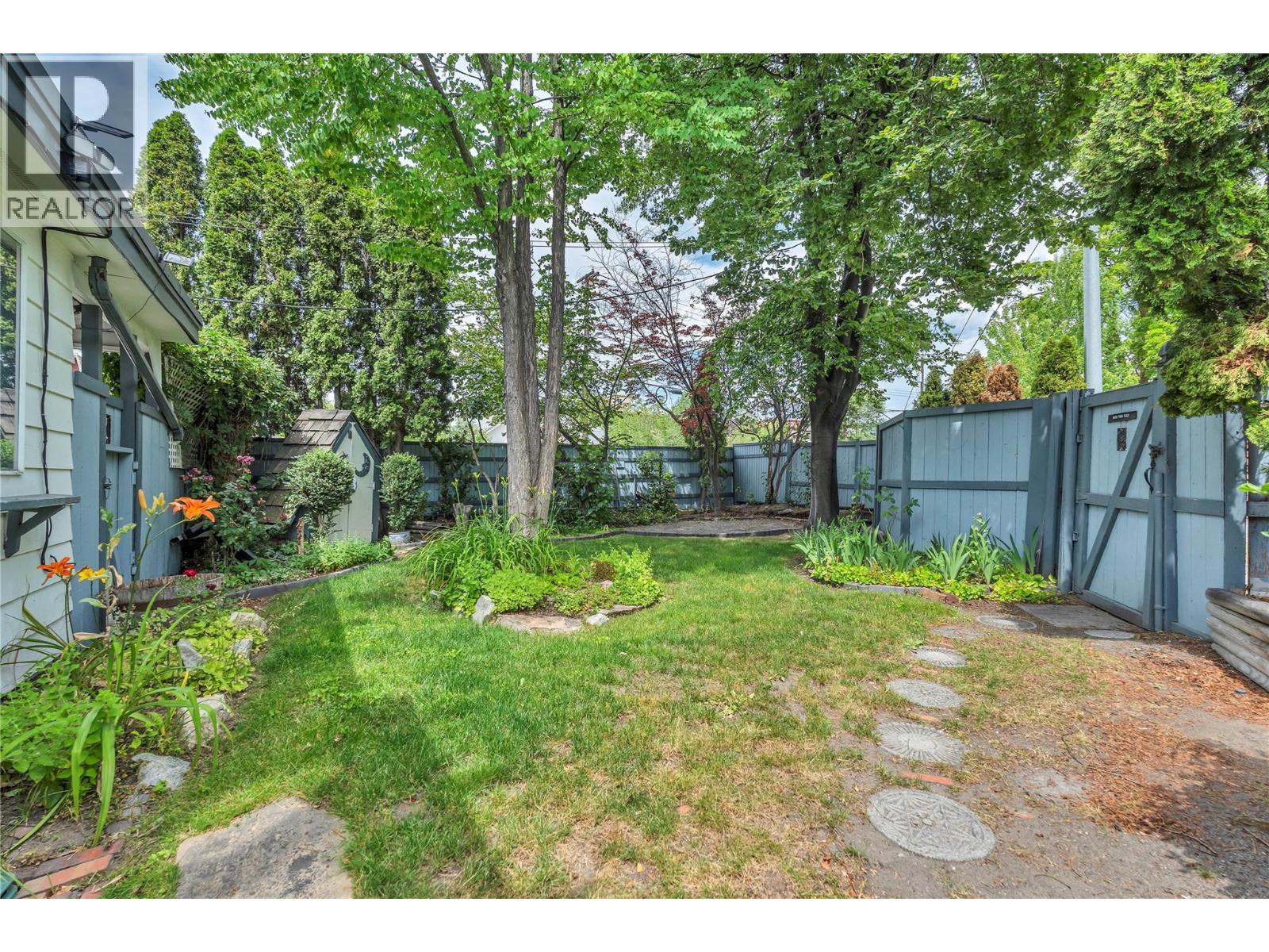 702 Winnipeg Street - 33