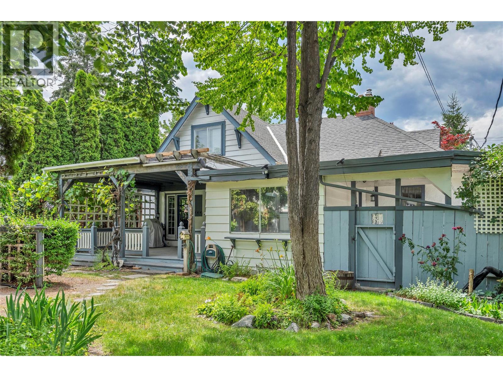 702 Winnipeg Street - 28