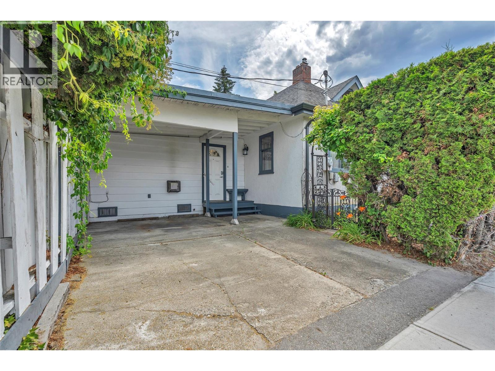 702 Winnipeg Street - 27