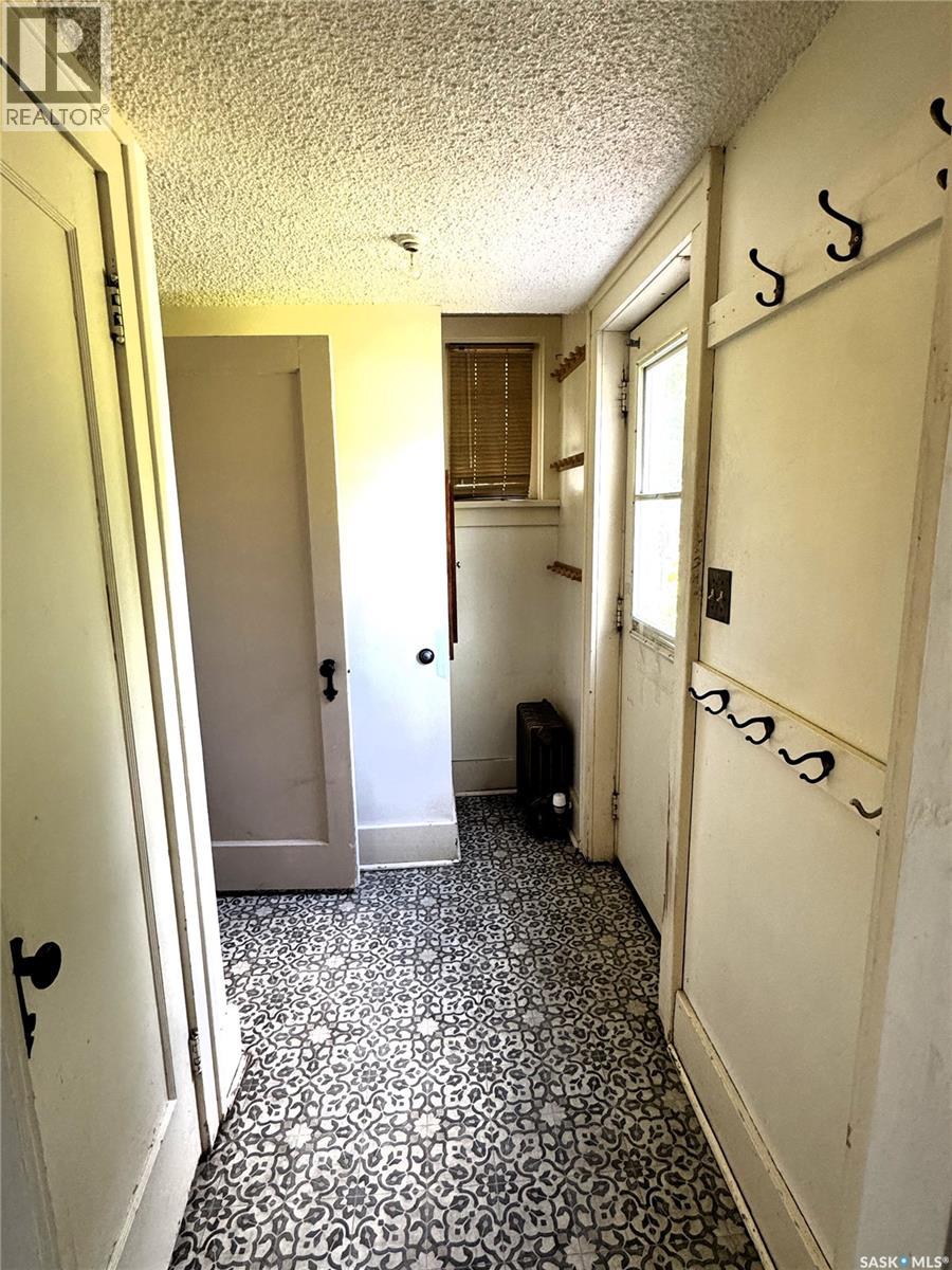 215 7th AVENUE E - 11