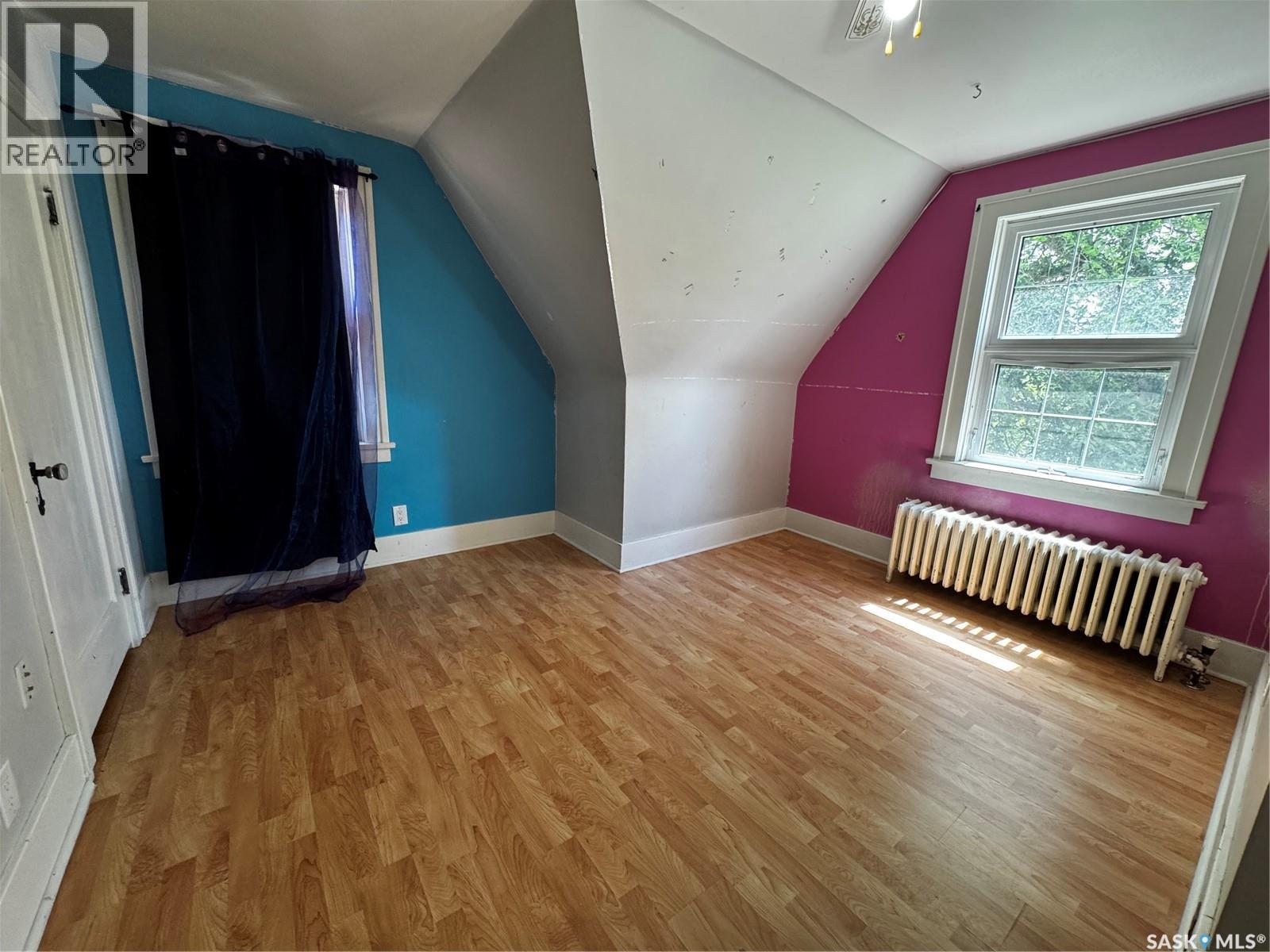 215 7th AVENUE E - 19