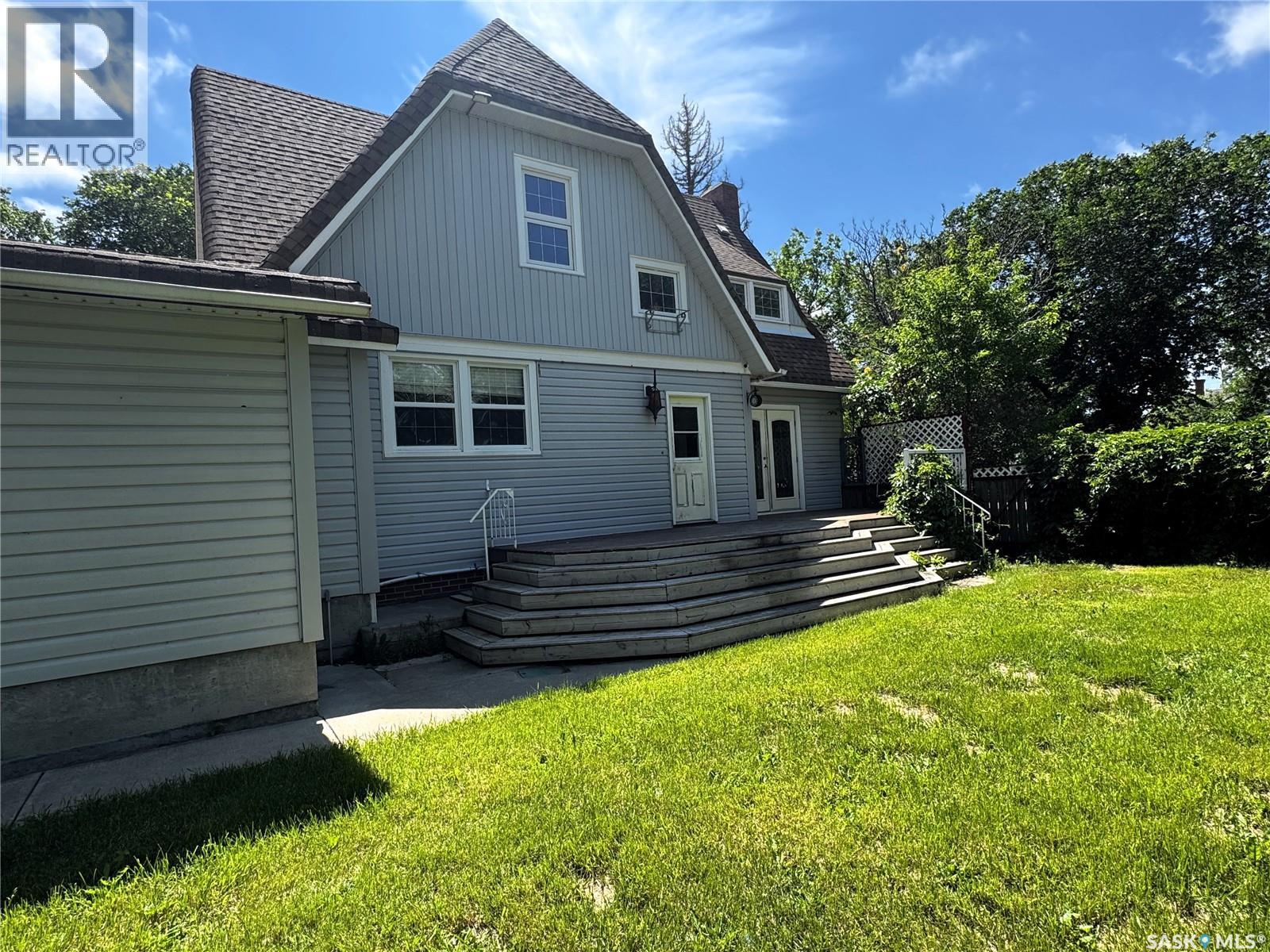 215 7th AVENUE E - 35