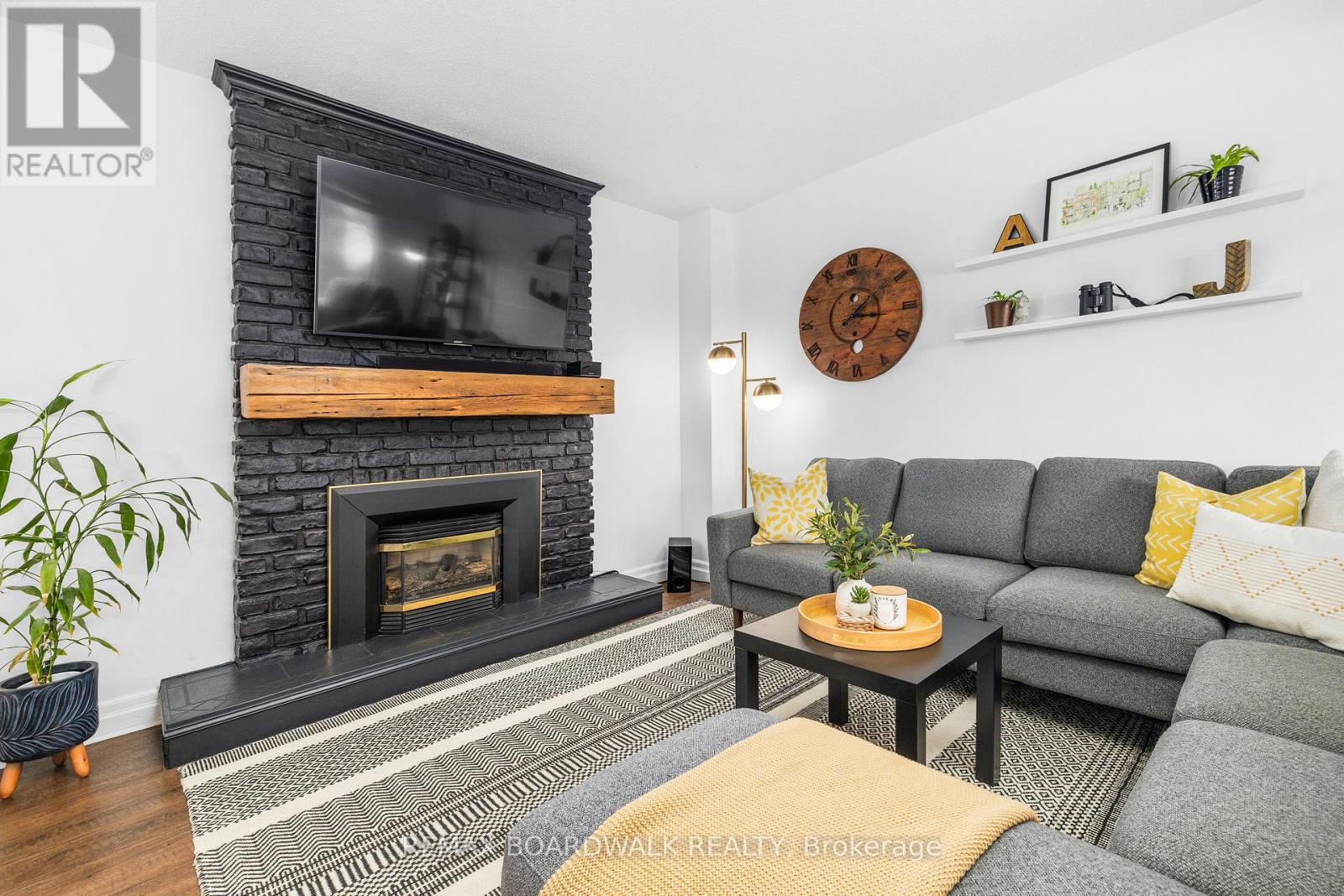 5 CLAY STREET - 5
