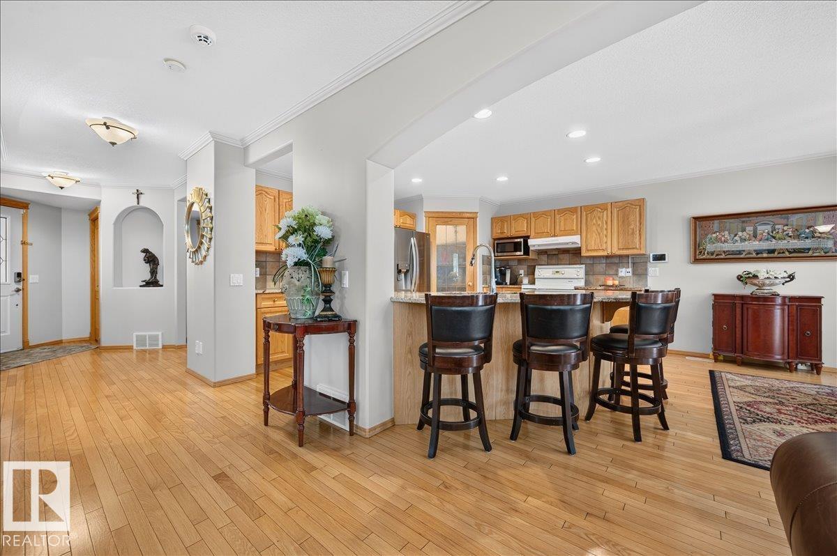 19043 49 AV NW — photo 9