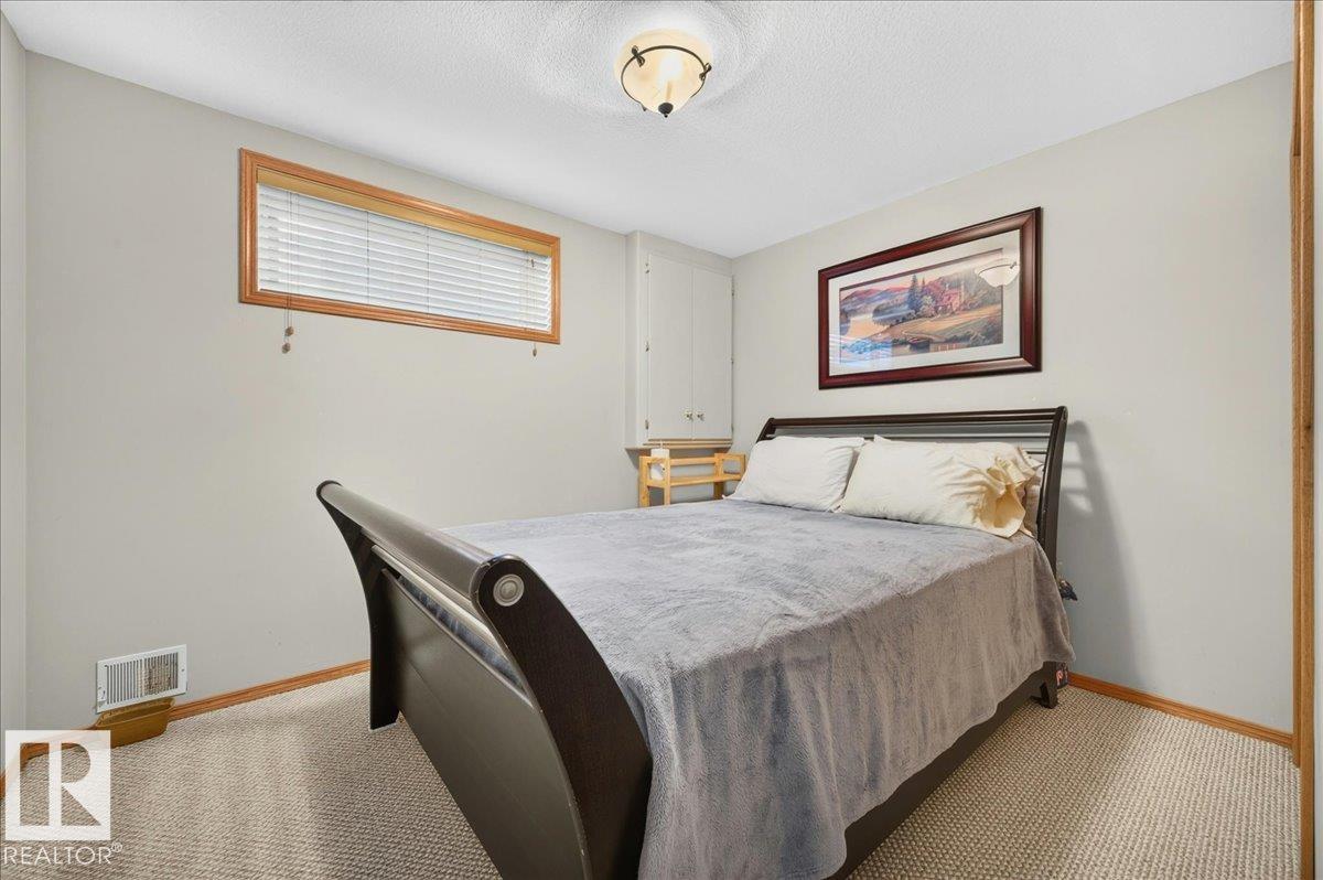 19043 49 AV NW - 40