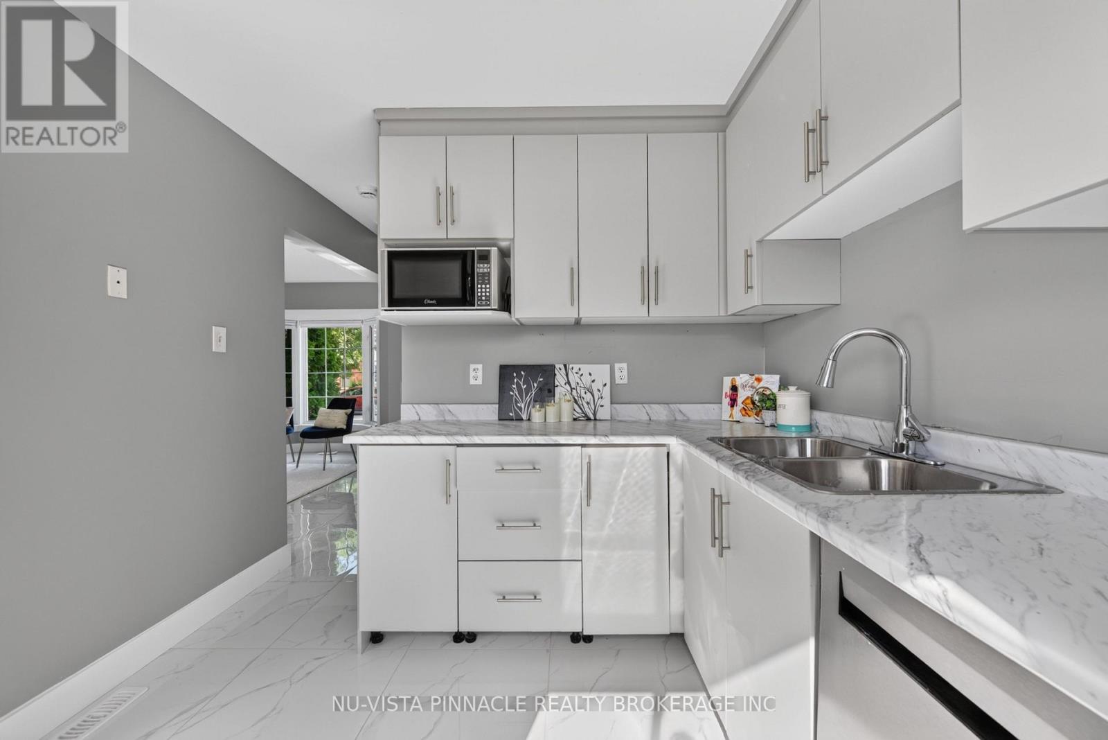282 FLEMING DRIVE - 17