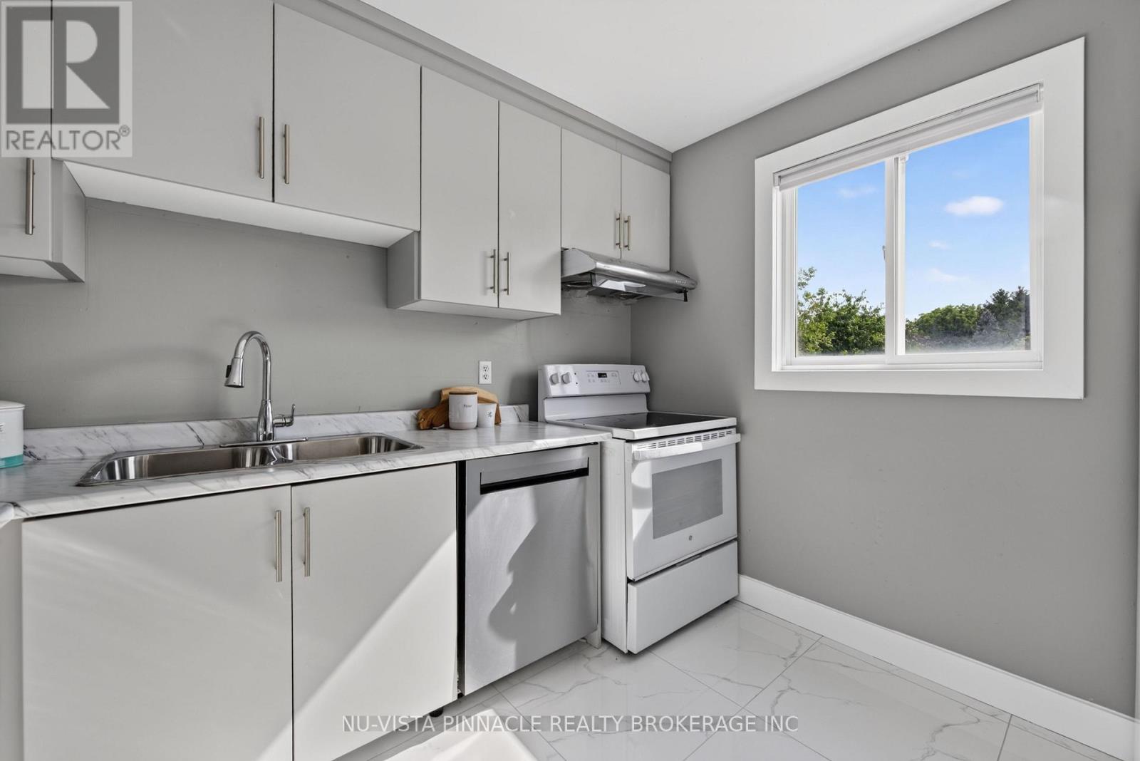 282 FLEMING DRIVE - 18
