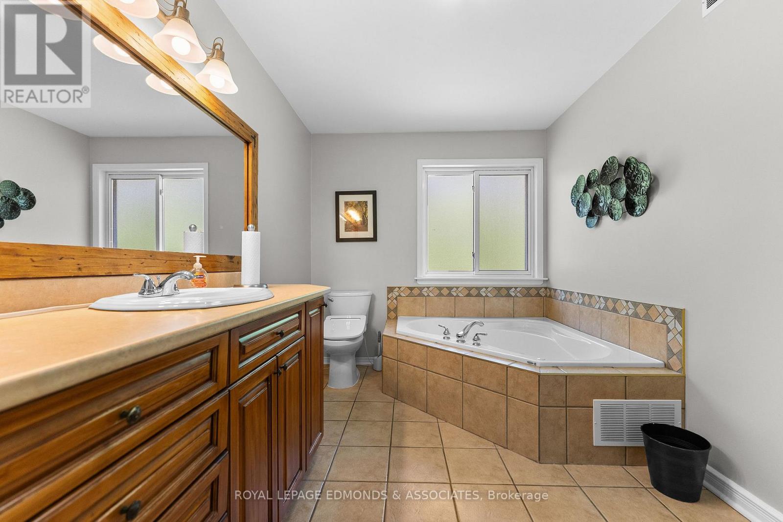 36 FERN ROAD - 19