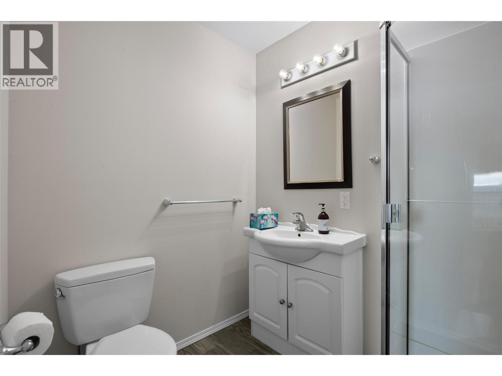 1748 North River Drive - 13