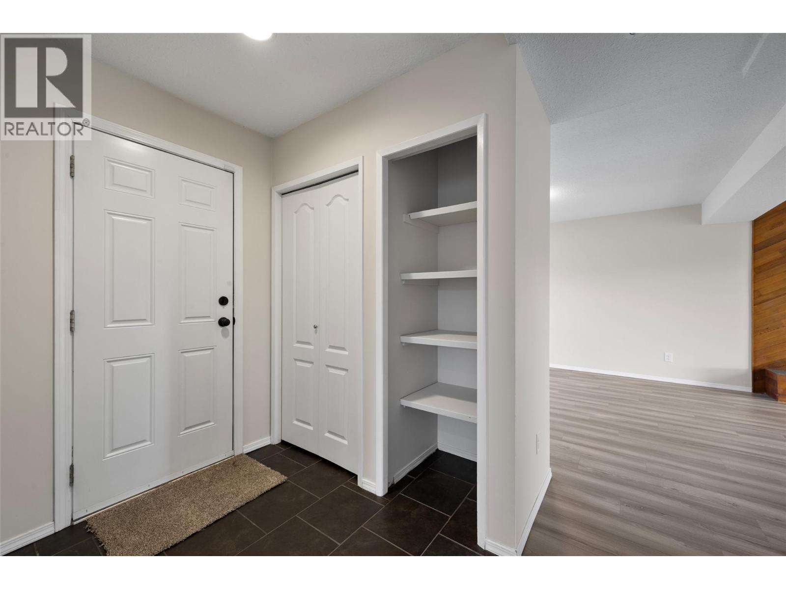 1748 North River Drive - 18