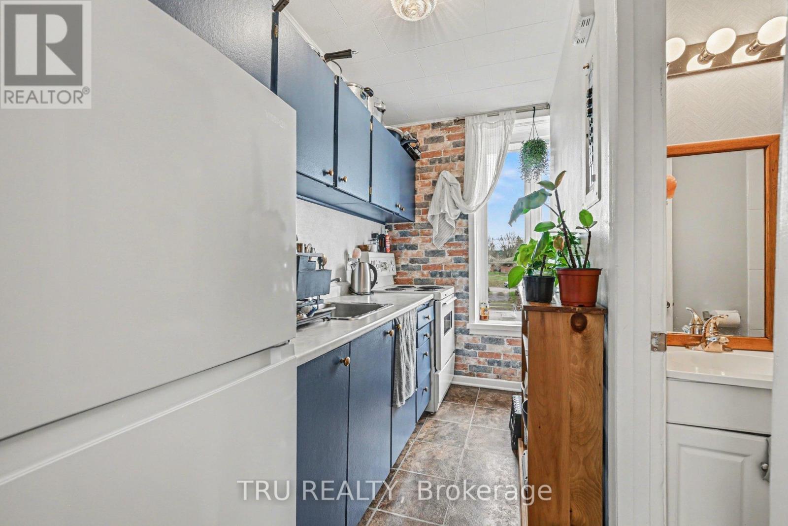 186 WATER STREET - 23