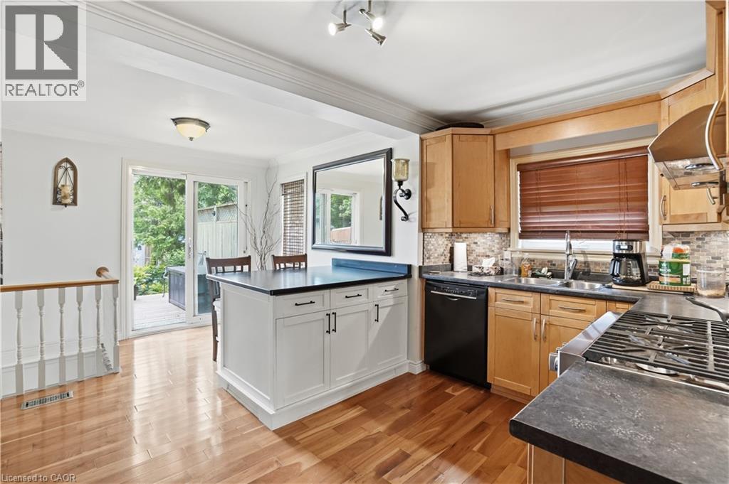 272 ADELINE Avenue - 13