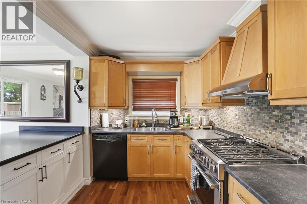 272 ADELINE Avenue - 14
