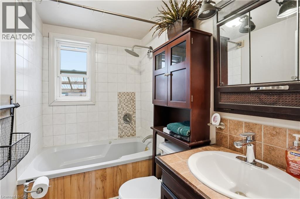272 ADELINE Avenue - 23