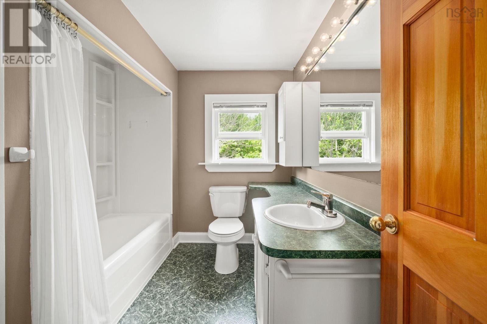 15 Idlewylde Road - 30