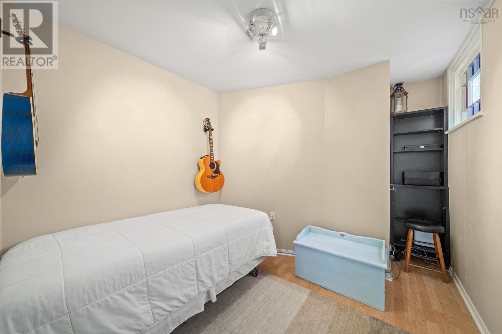 15 Idlewylde Road - 17