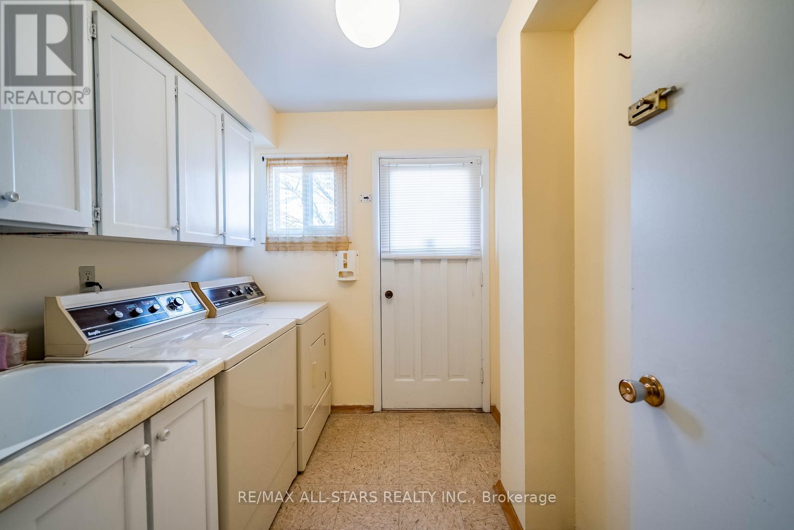 57 GLOXINIA CRESCENT - Image 17