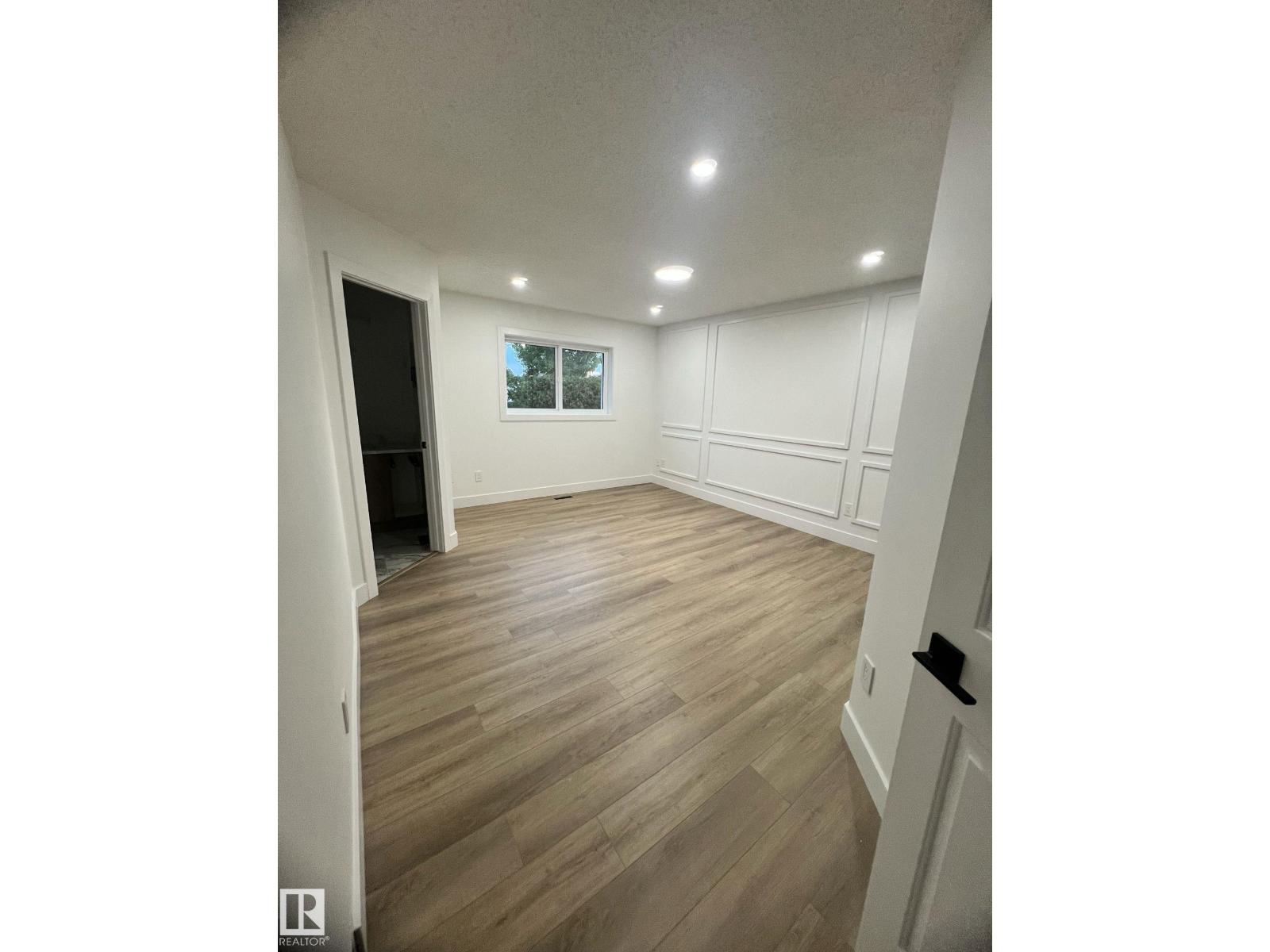 3320 43 ST NW — photo 10