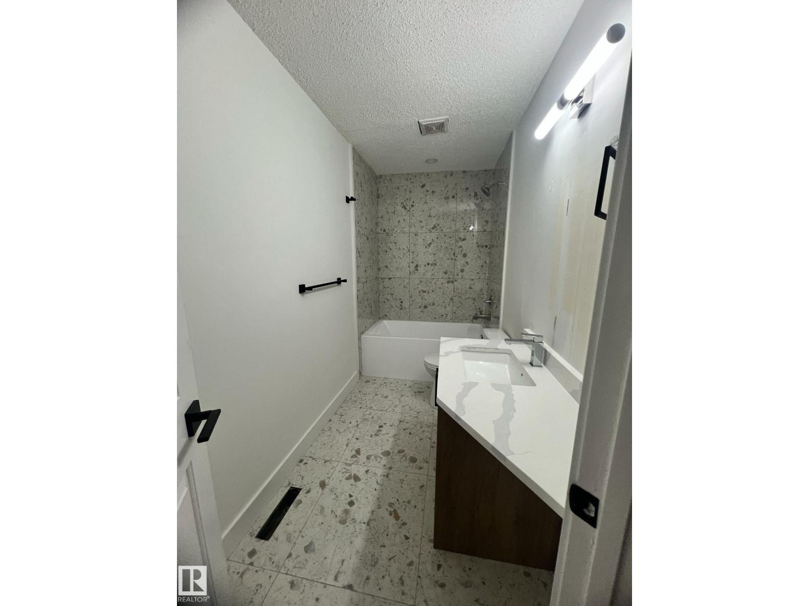 3320 43 ST NW — photo 13