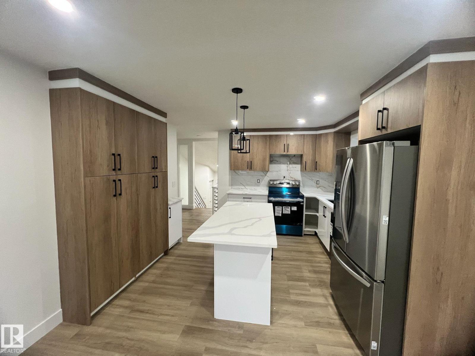 3320 43 ST NW - 14