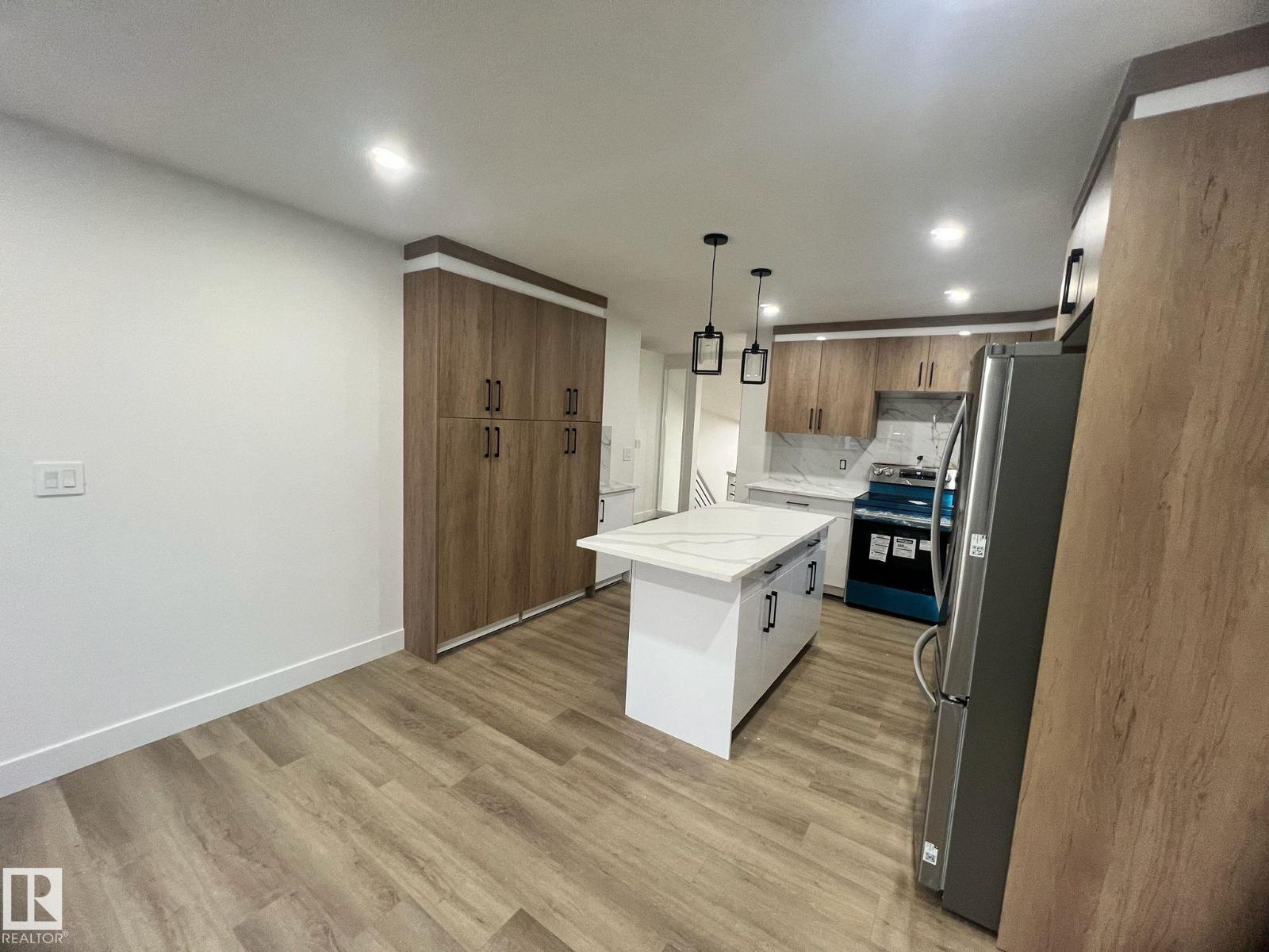 3320 43 ST NW - 16