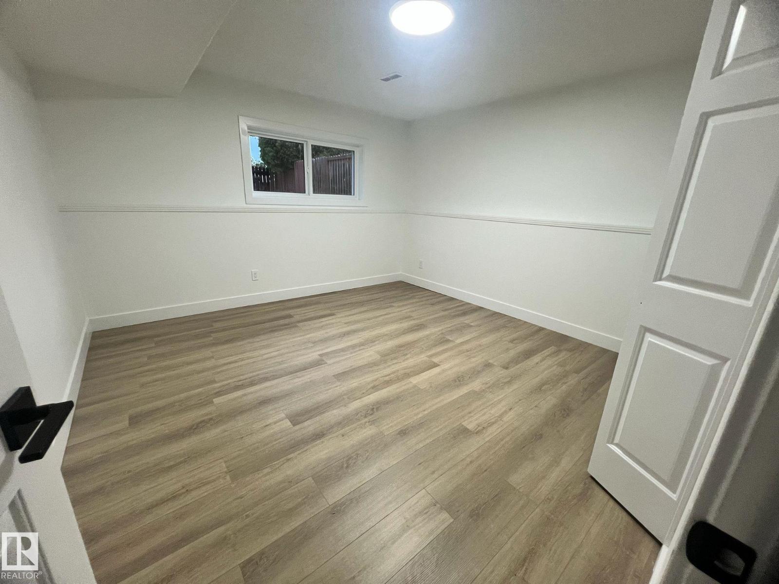 3320 43 ST NW — photo 20