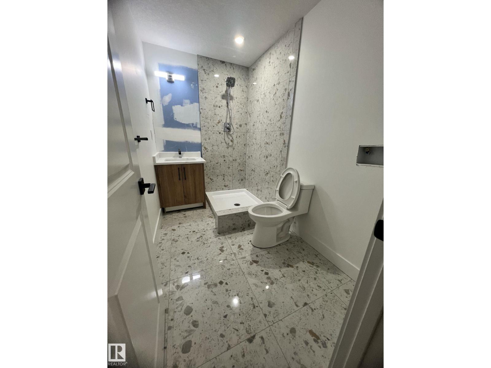 3320 43 ST NW - 21