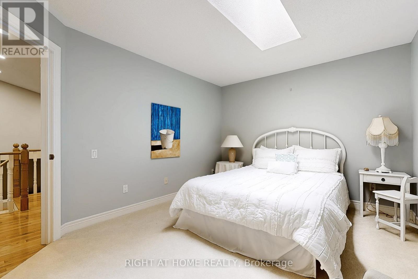 9 ARLINGTON WAY - 26