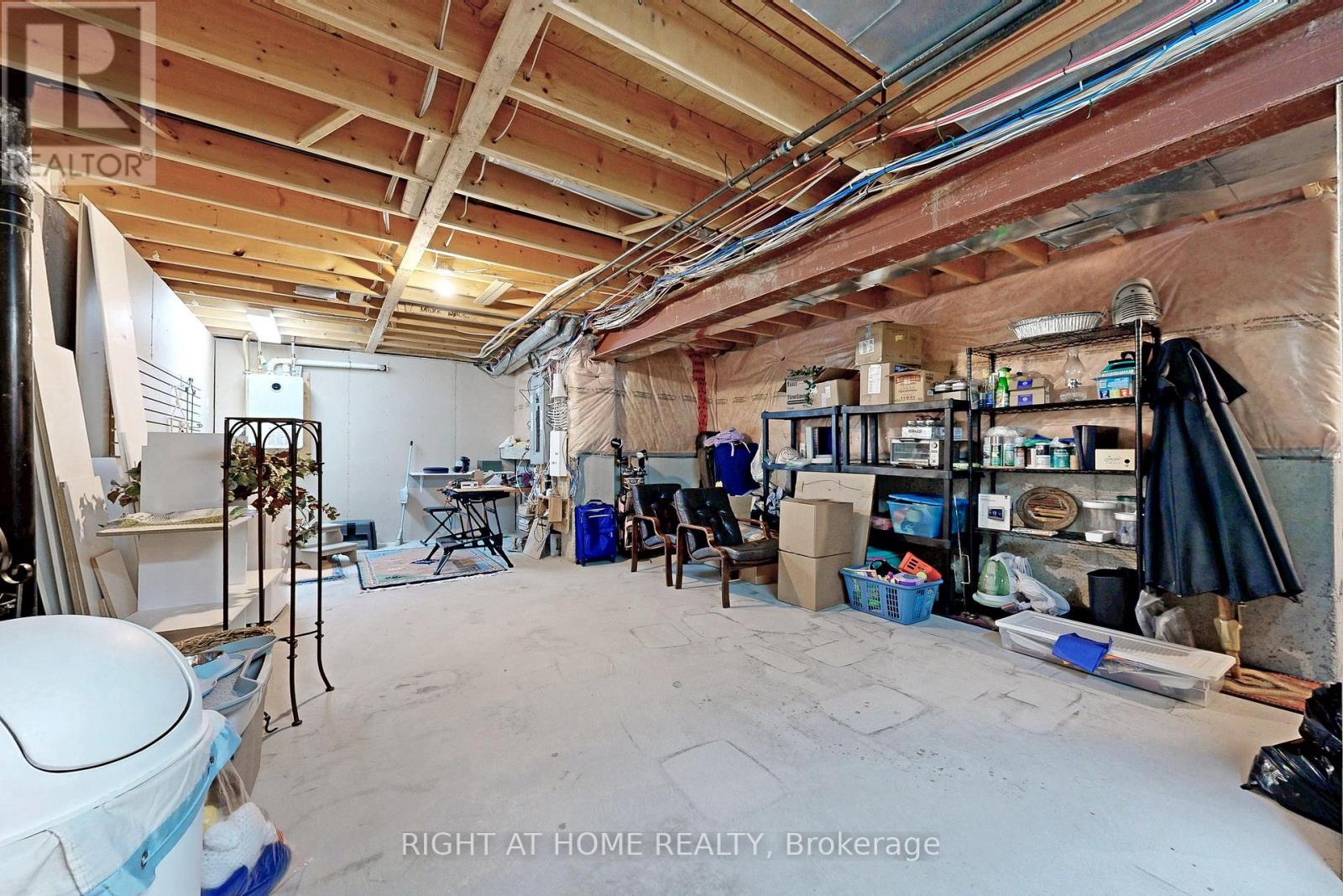 9 ARLINGTON WAY - 34