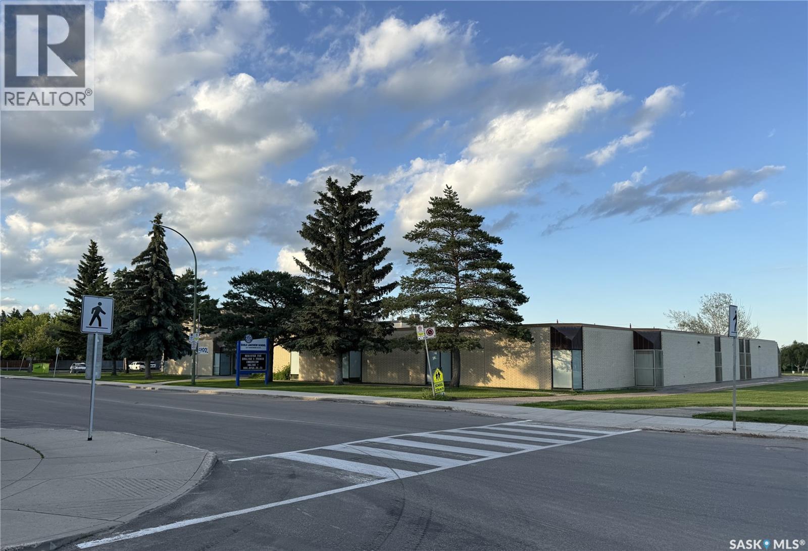 306 Crean CRESCENT - 52