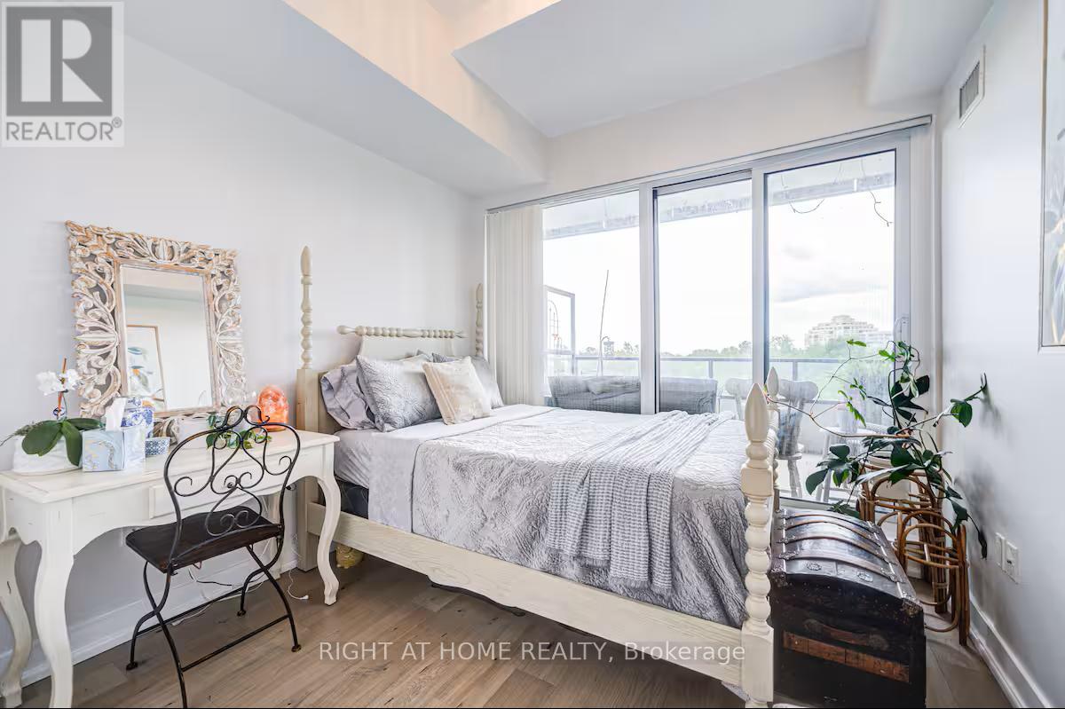 #334 30 SHORE BREEZE DRIVE - 16