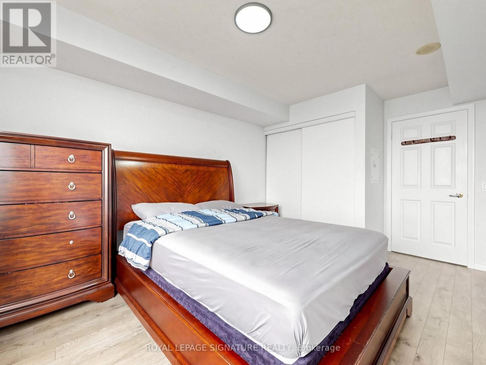#708 55 STRATHAVEN DRIVE - 22