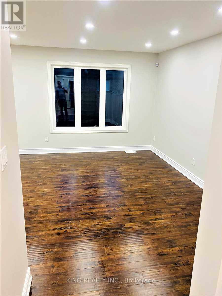 285 SILVERWOOD AVENUE - 13