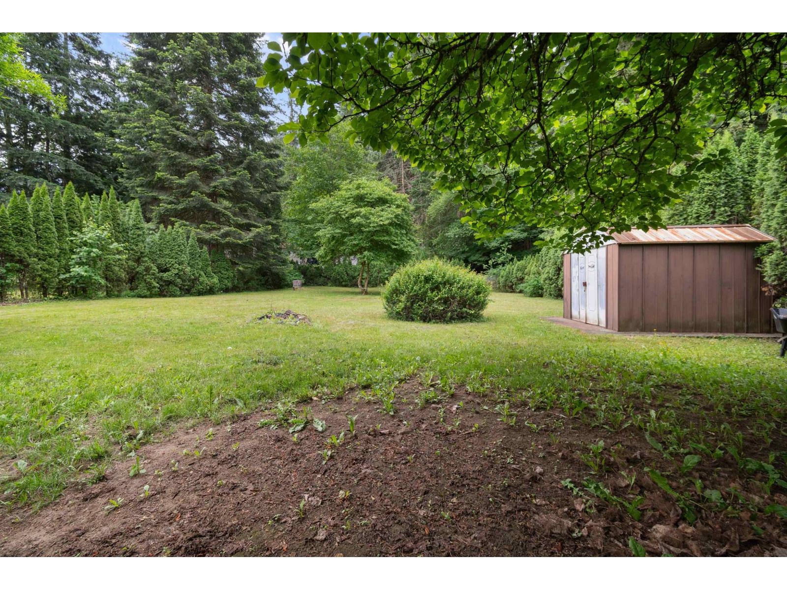 260 ROBERTSON CRESCENT, Hope, Hope