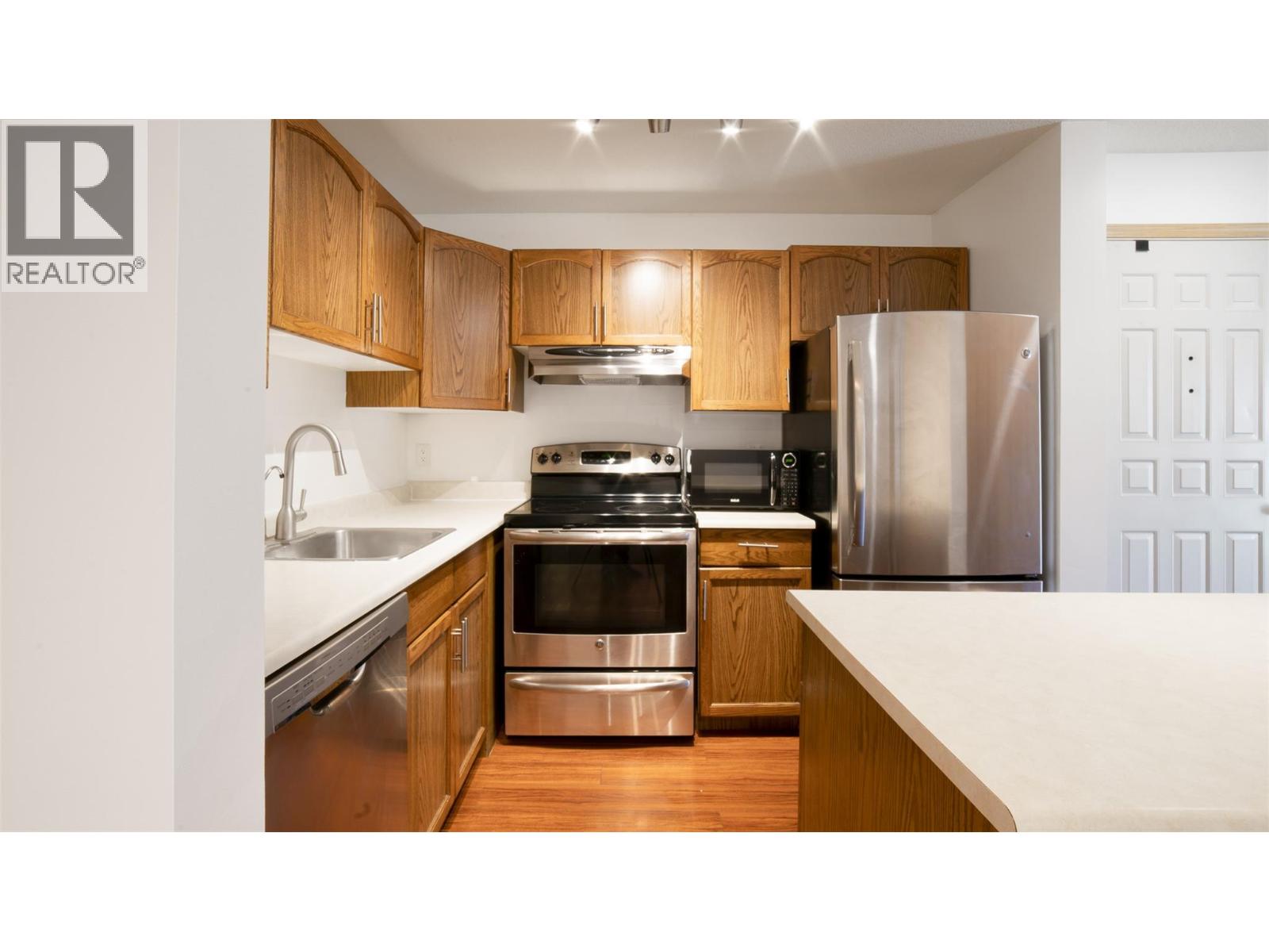 208D 735 Cook Road, Kelowna