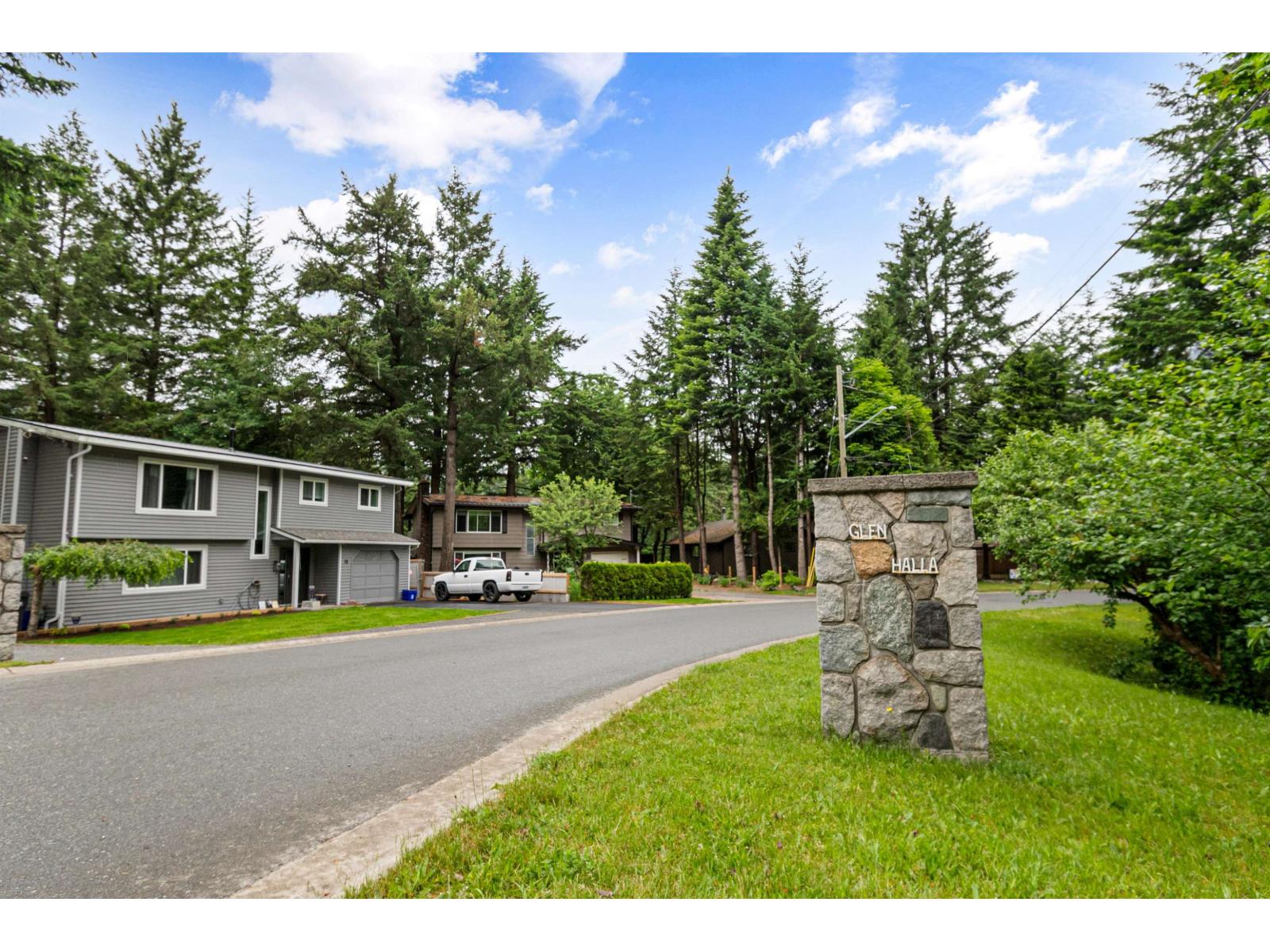 260 ROBERTSON CRESCENT, Hope, Hope