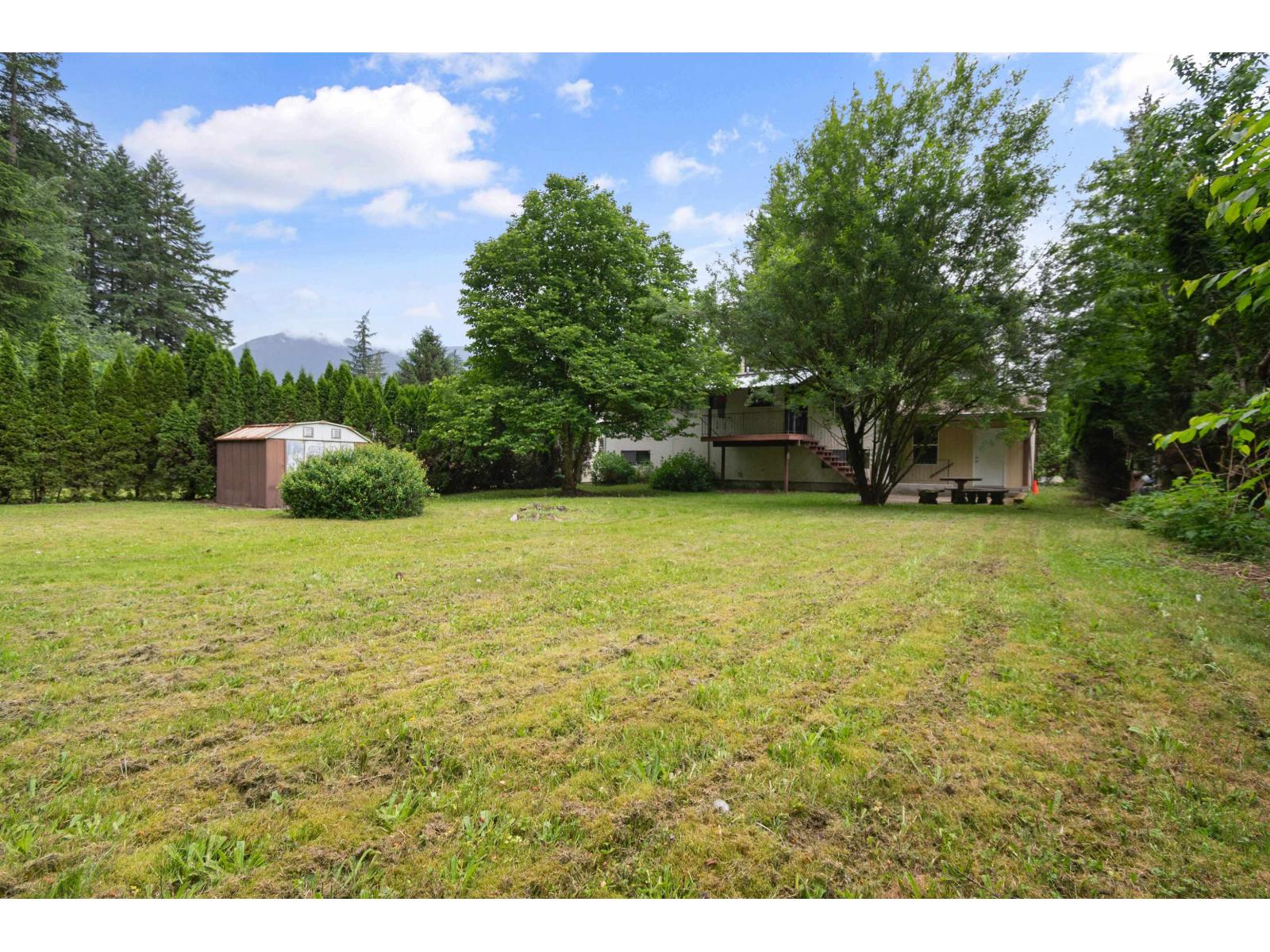 260 ROBERTSON CRESCENT, Hope, Hope