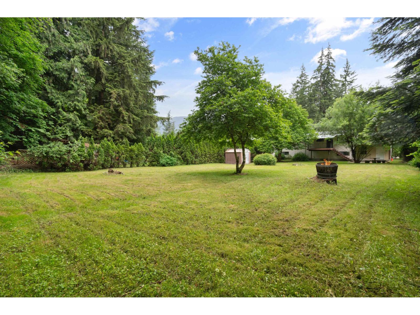 260 ROBERTSON CRESCENT, Hope, Hope