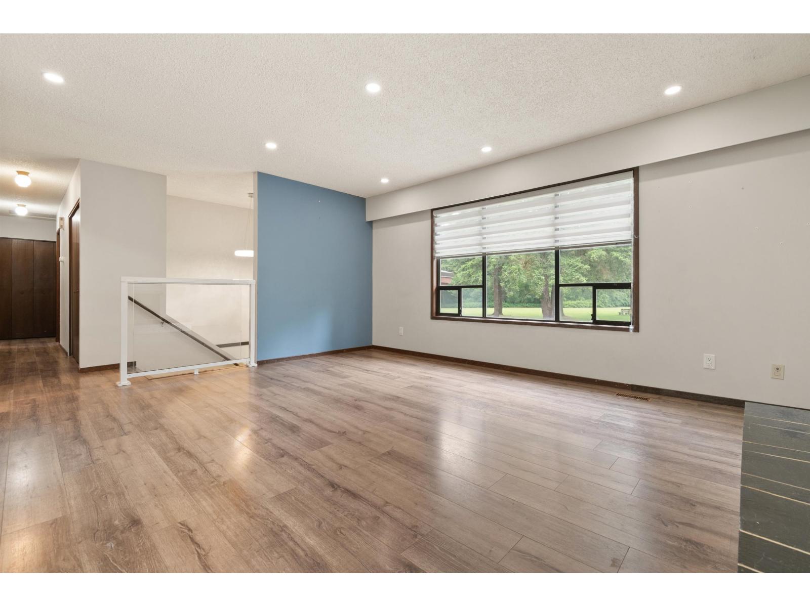 260 ROBERTSON CRESCENT, Hope, Hope