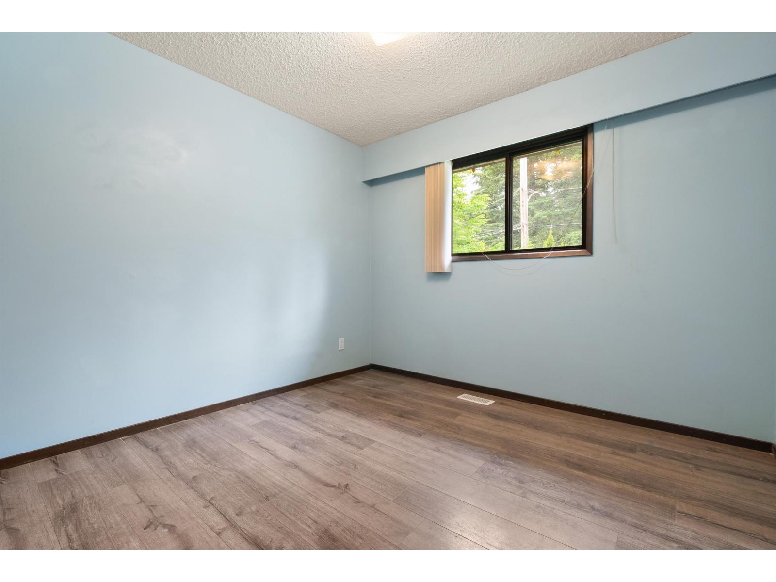 260 ROBERTSON CRESCENT, Hope, Hope