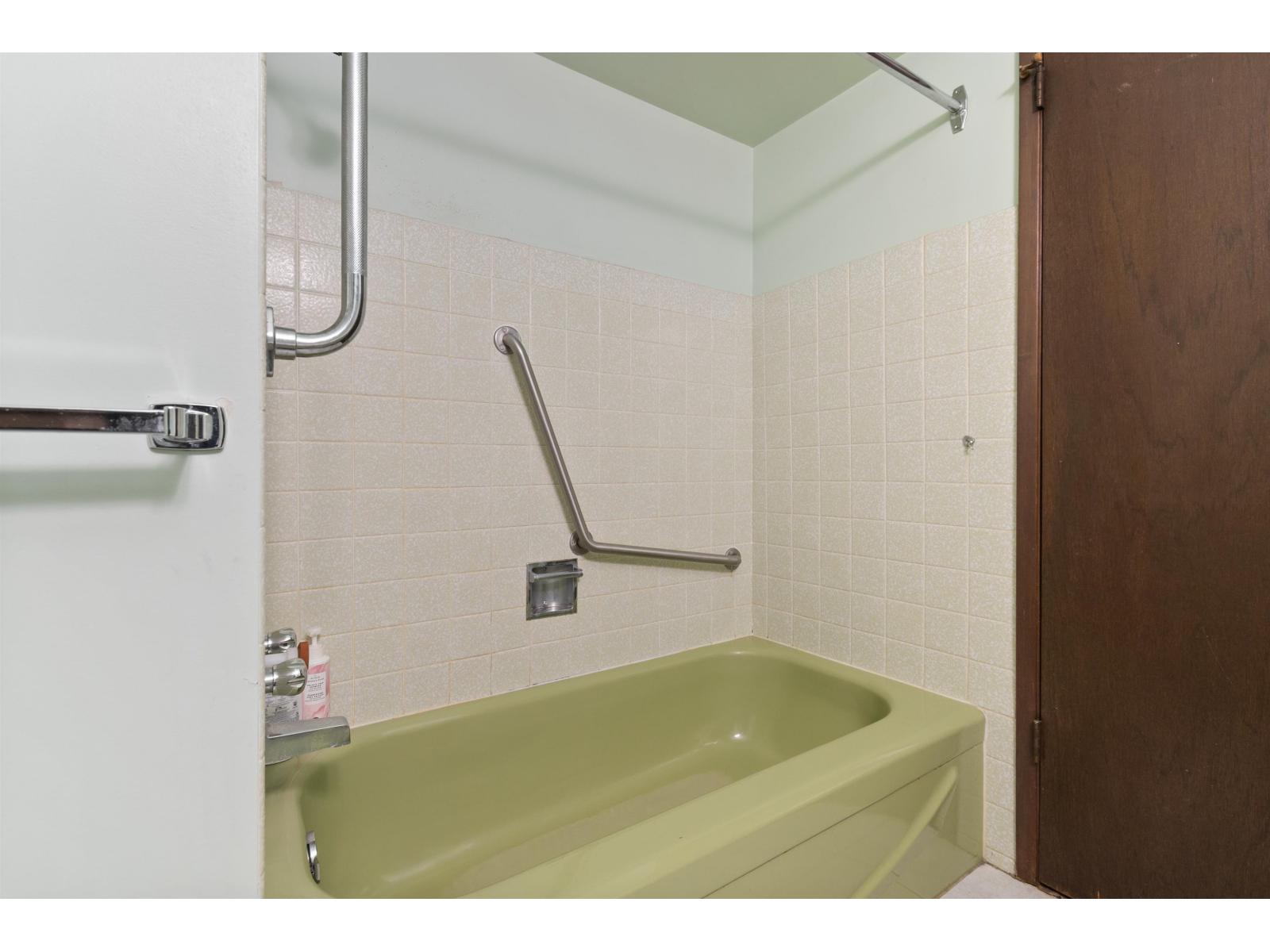 260 ROBERTSON CRESCENT, Hope, Hope