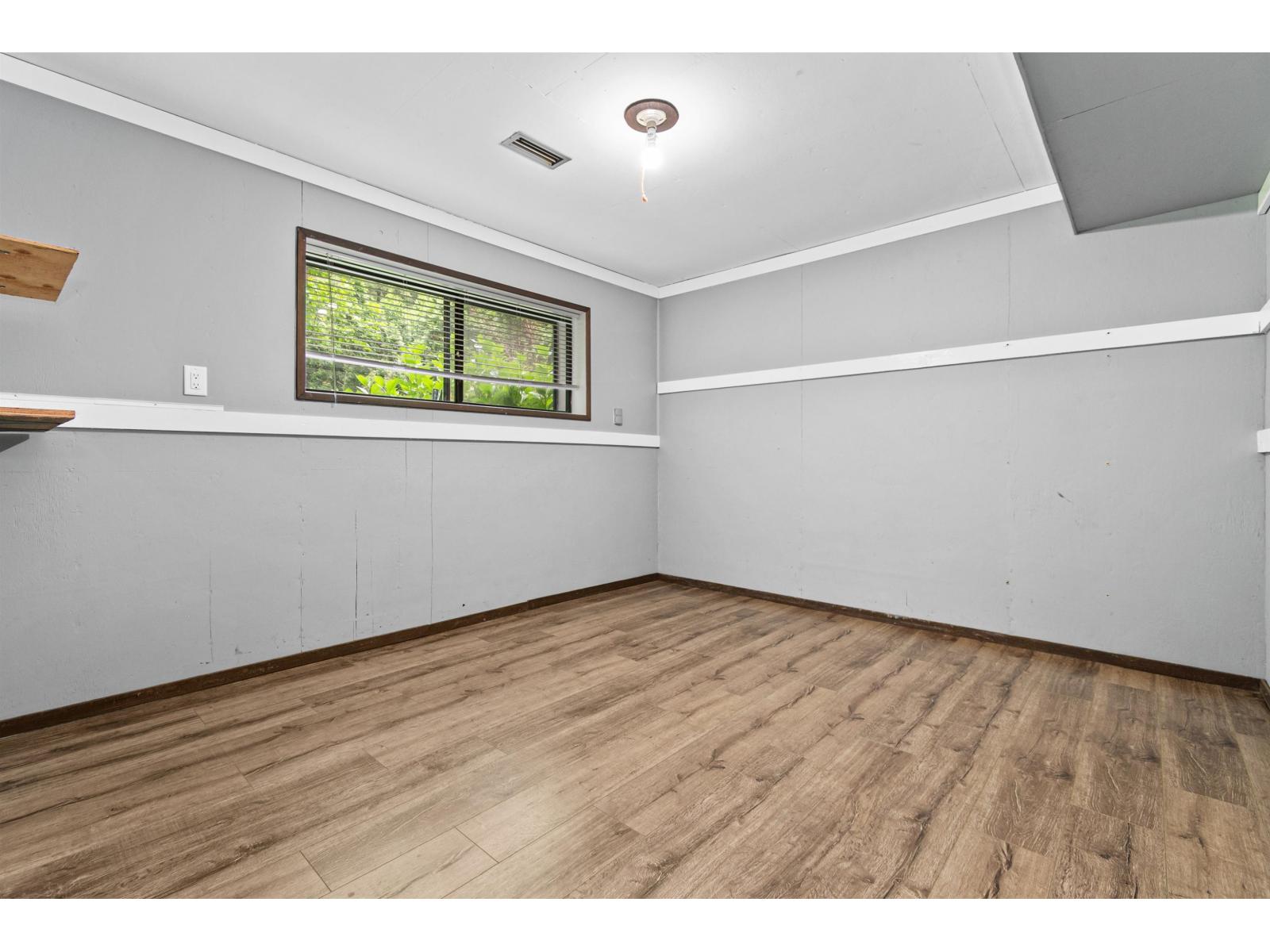 260 ROBERTSON CRESCENT, Hope, Hope