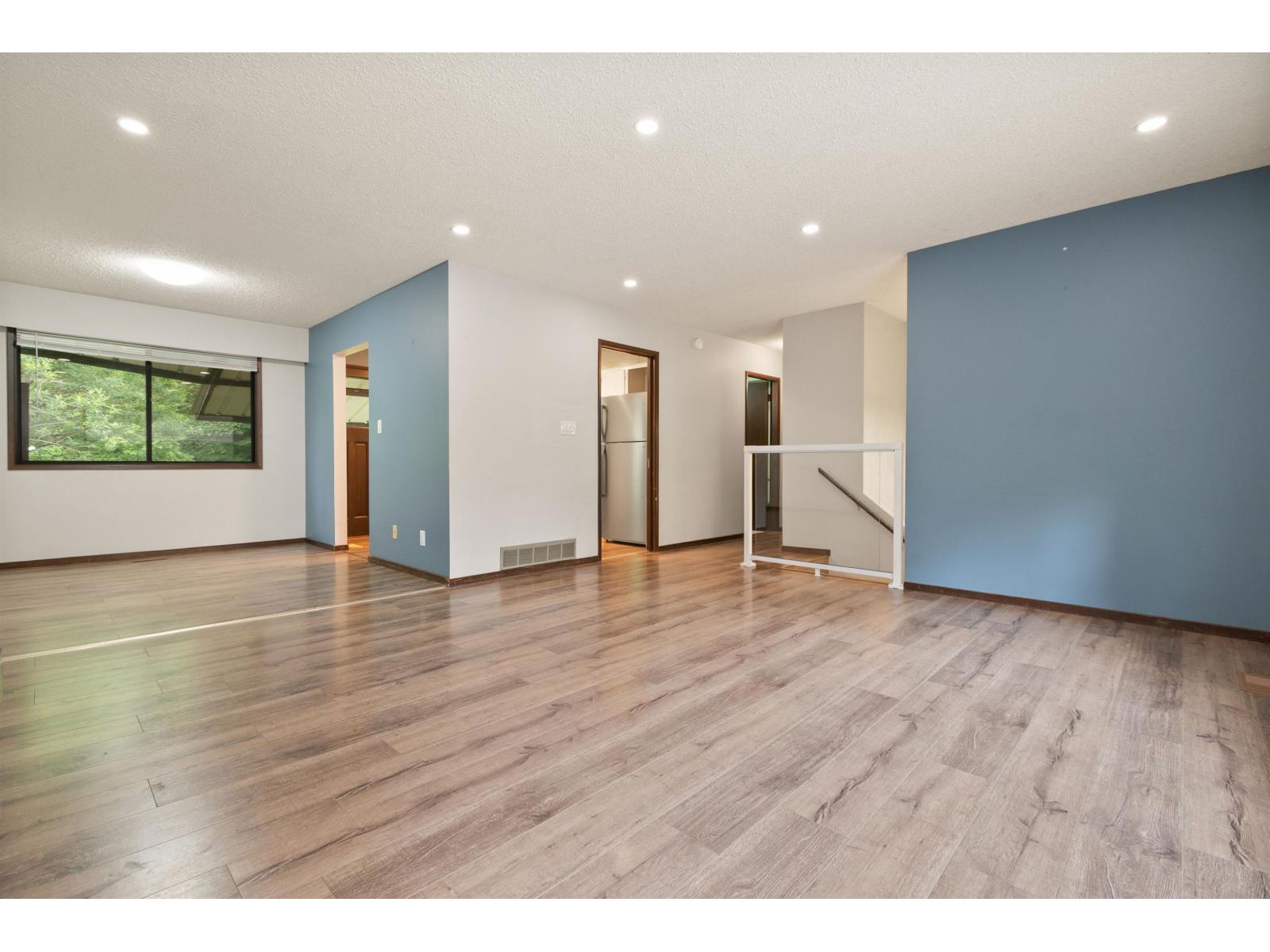 260 ROBERTSON CRESCENT, Hope, Hope