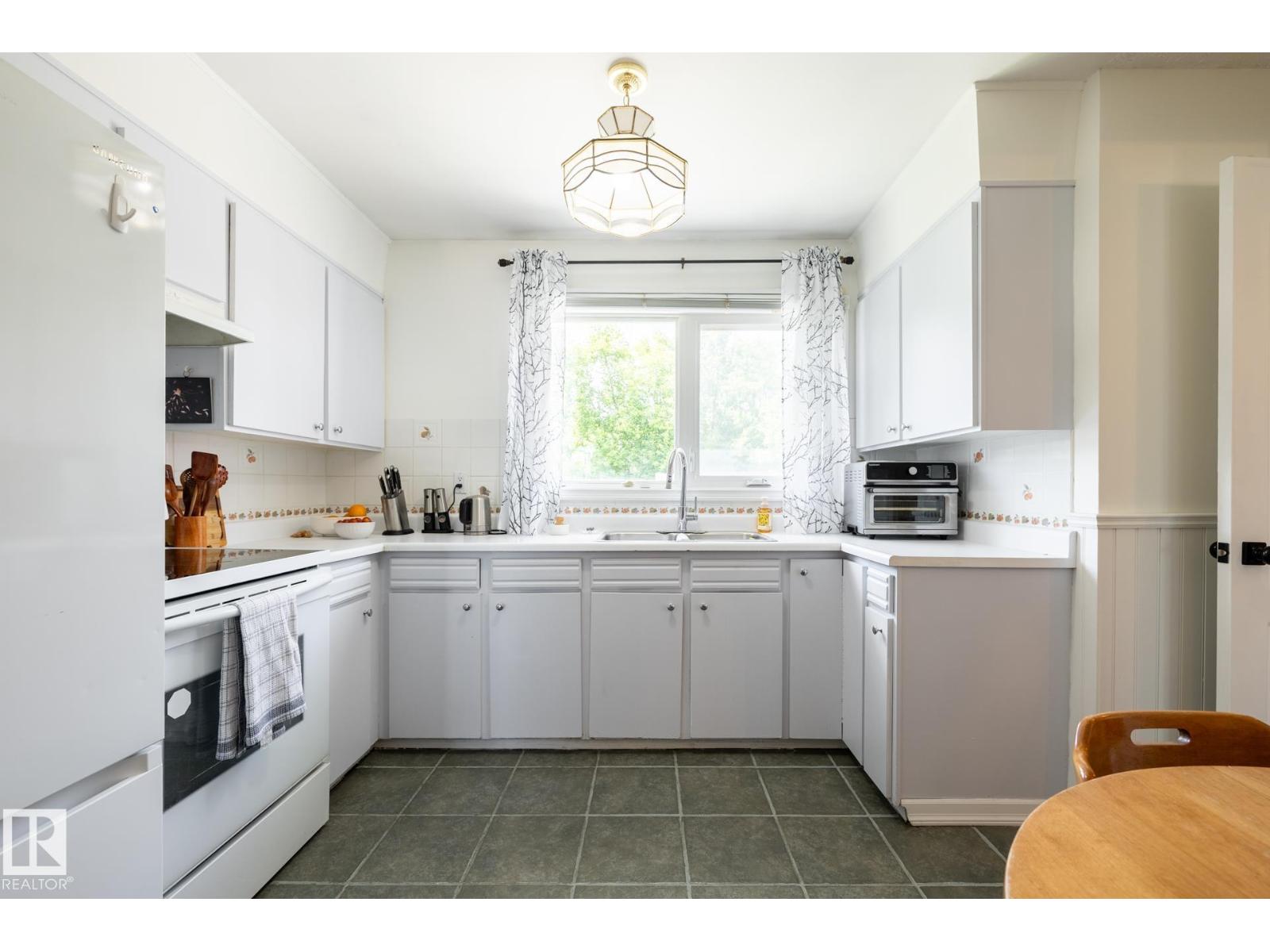 2309 MILLBOURNE RD W NW - 3
